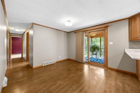 357 Spring Creek Road Mt Vernon IA 52314