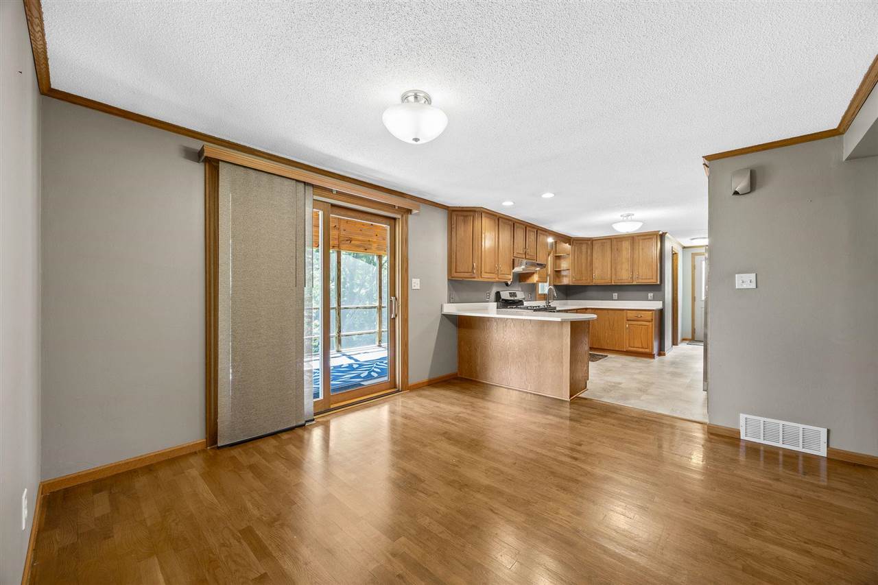 357 Spring Creek Road Mt Vernon IA 52314