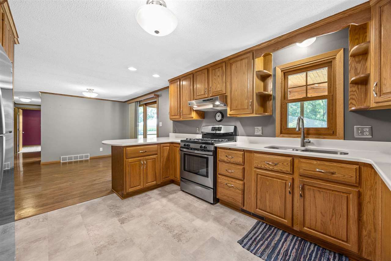 357 Spring Creek Road Mt Vernon IA 52314