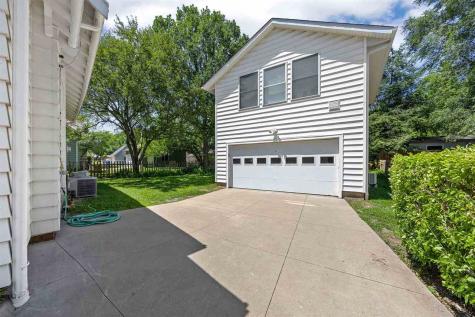 114 Highland Drive Iowa City IA 52246