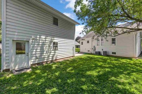 114 Highland Drive Iowa City IA 52246