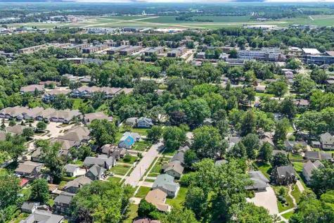 114 Highland Drive Iowa City IA 52246
