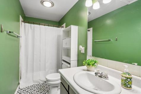 528 W Marion Street Marengo IA 52301