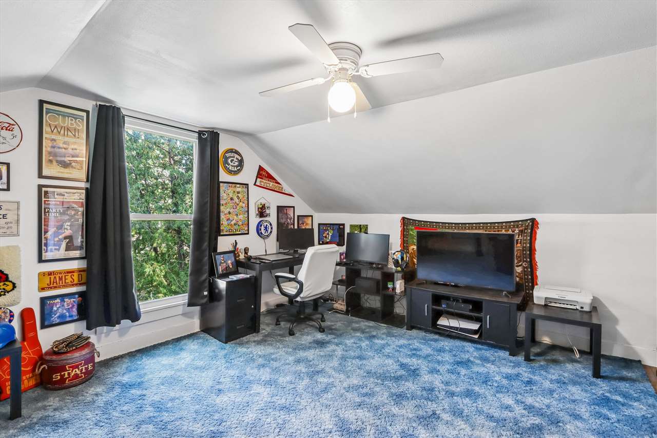 528 W Marion Street Marengo IA 52301