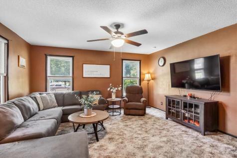 528 W Marion Street Marengo IA 52301