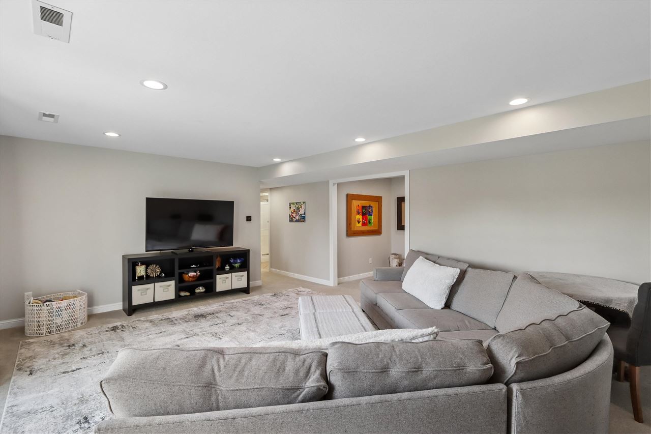 70 Larkspur Court Iowa City IA 52246