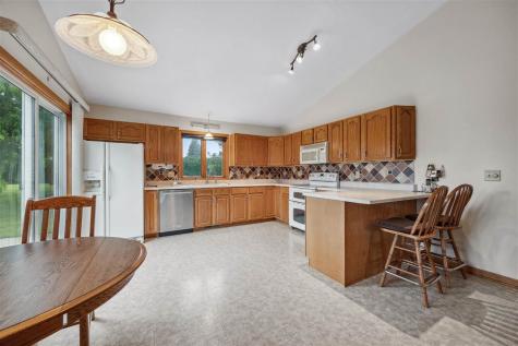 104 Country View Drive Mechanicsville IA 52306