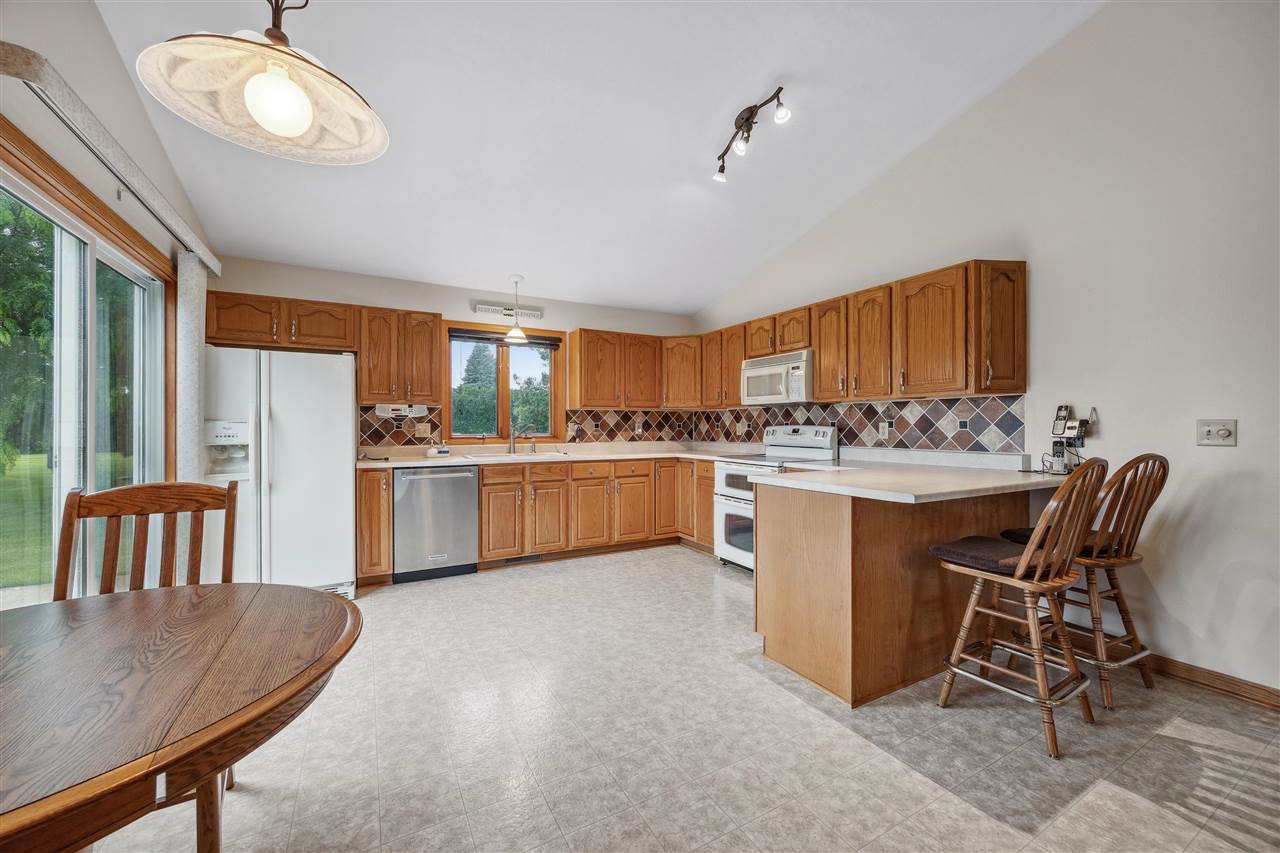 104 Country View Drive Mechanicsville IA 52306