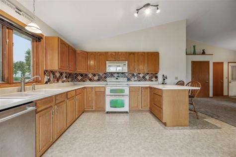 104 Country View Drive Mechanicsville IA 52306