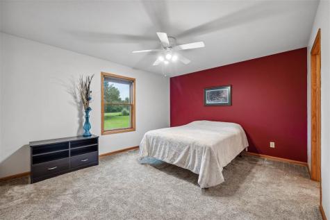 104 Country View Drive Mechanicsville IA 52306