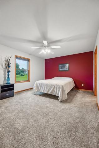 104 Country View Drive Mechanicsville IA 52306
