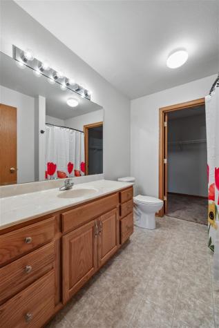 104 Country View Drive Mechanicsville IA 52306