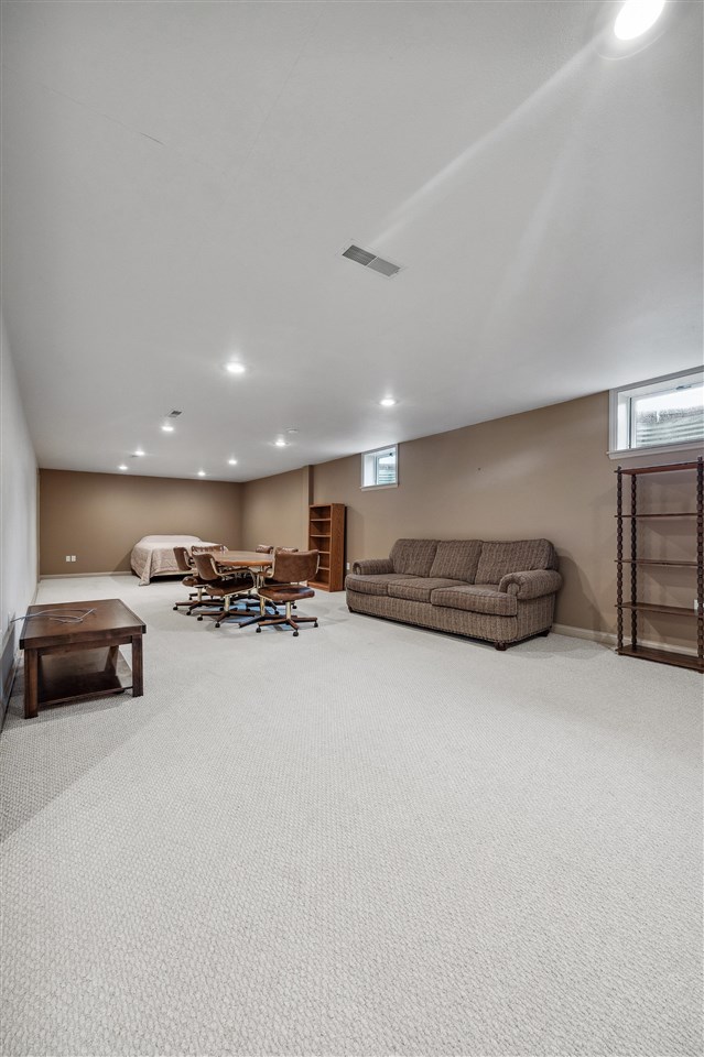 104 Country View Drive Mechanicsville IA 52306