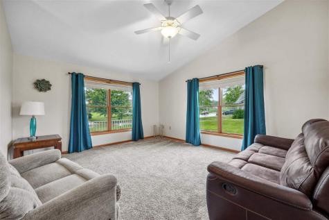 104 Country View Drive Mechanicsville IA 52306