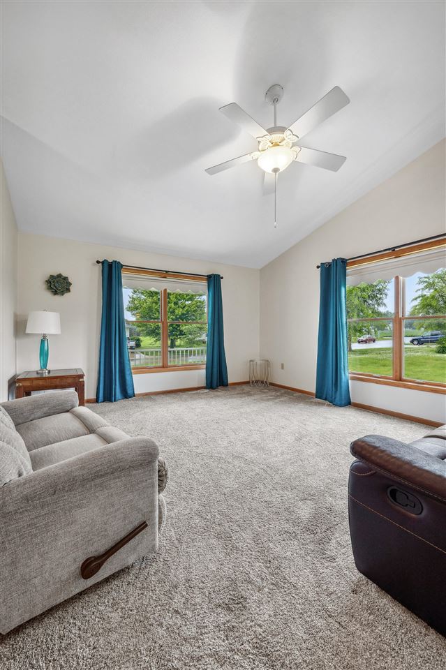 104 Country View Drive Mechanicsville IA 52306