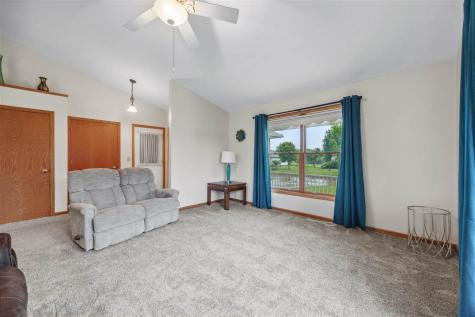 104 Country View Drive Mechanicsville IA 52306
