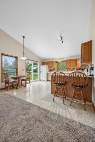 104 Country View Drive Mechanicsville IA 52306
