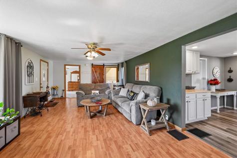 718 E Main Street Central City IA 52214