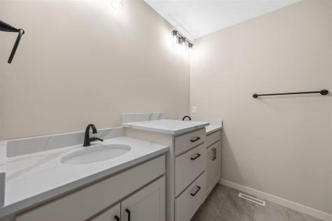6315 Prairie Rose Circle SW Cedar Rapids IA 52404
