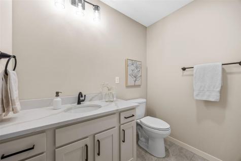6315 Prairie Rose Circle SW Cedar Rapids IA 52404