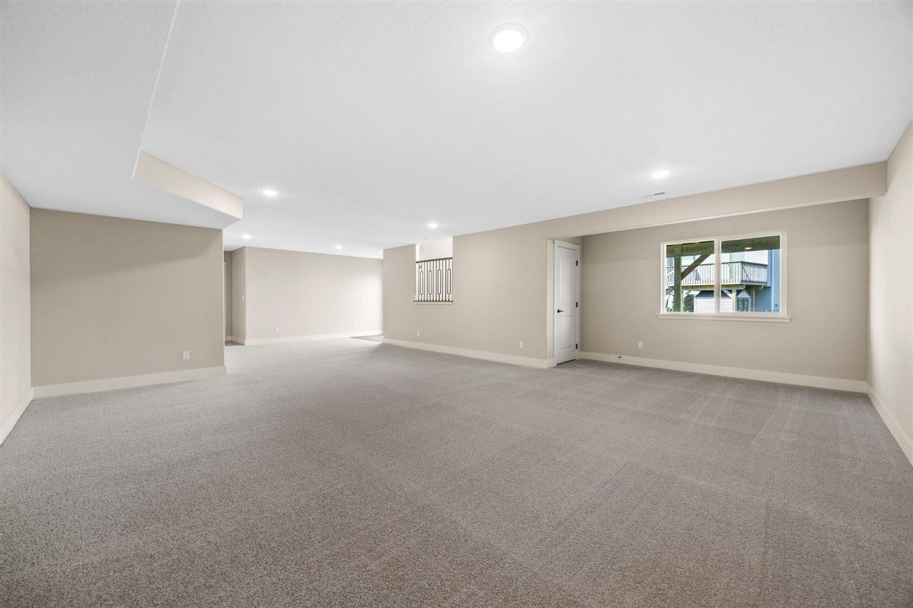 6315 Prairie Rose Circle SW Cedar Rapids IA 52404