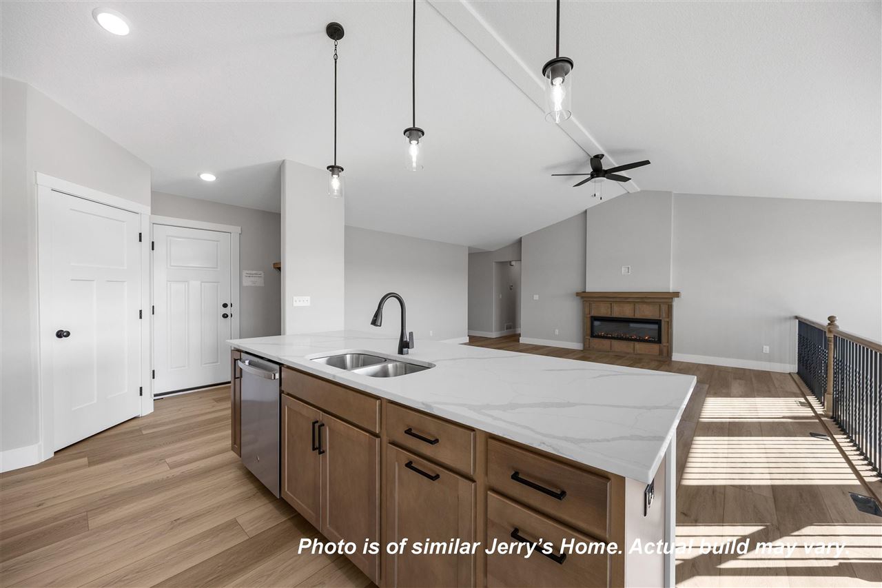 6315 Prairie Rose Circle SW Cedar Rapids IA 52404