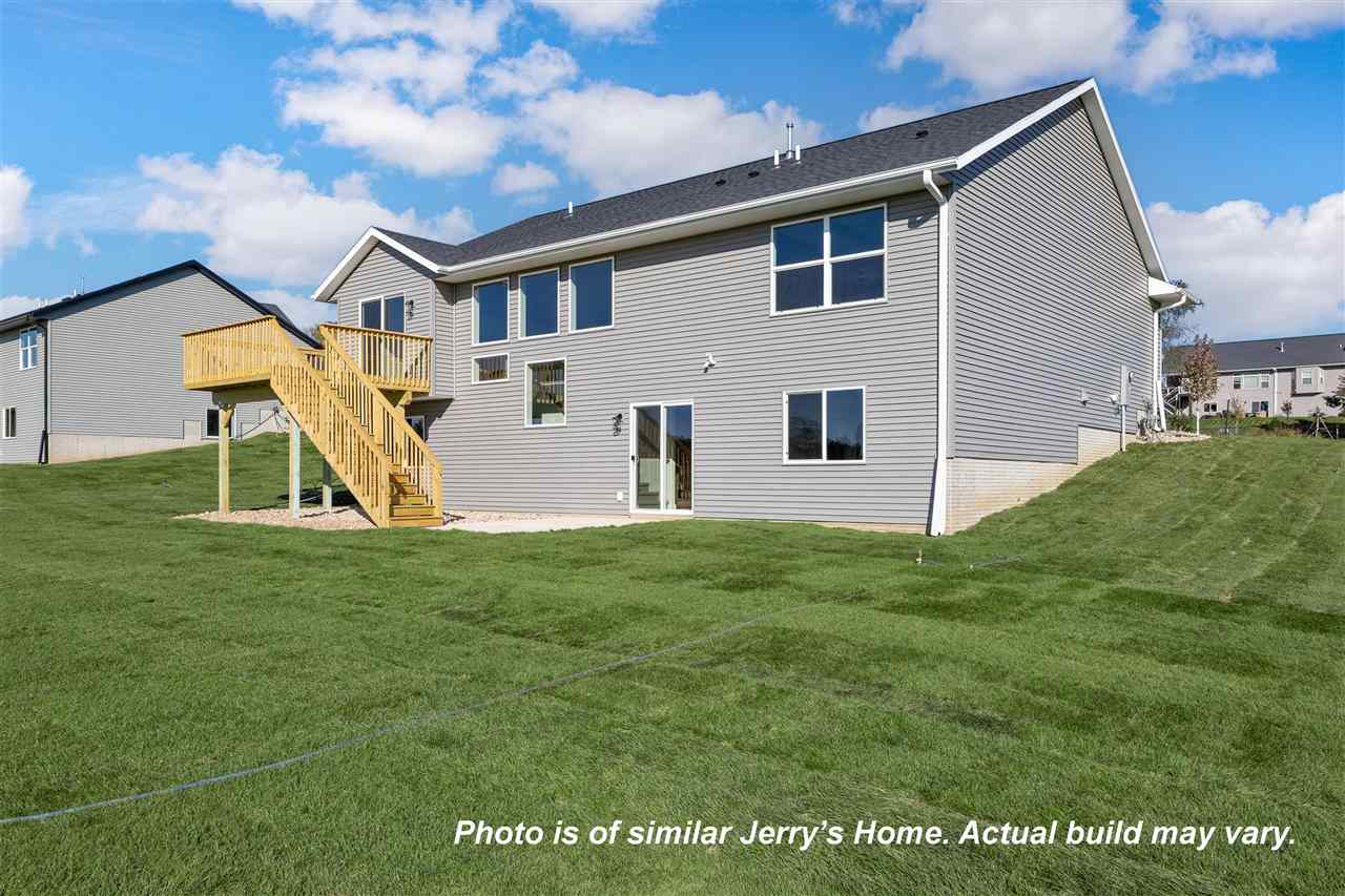 6315 Prairie Rose Circle SW Cedar Rapids IA 52404