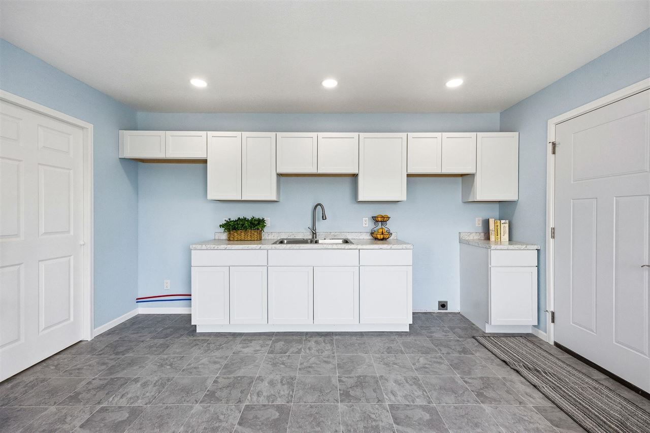 21686 257 Street Delhi IA 52223