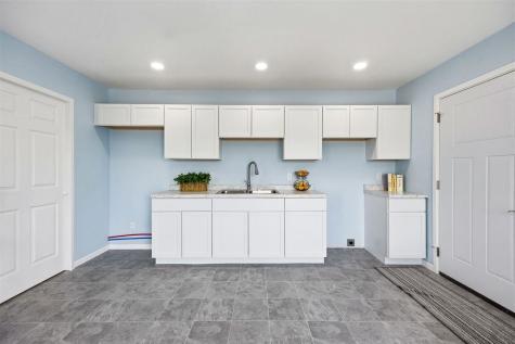 21686 257 Street Delhi IA 52223