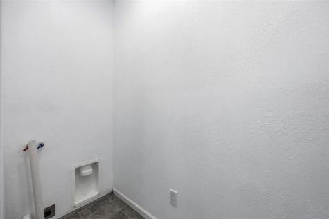 21686 257 Street Delhi IA 52223