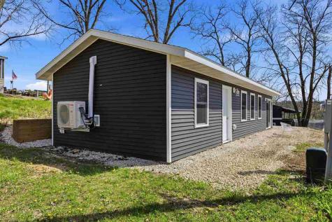 21686 257 Street Delhi IA 52223