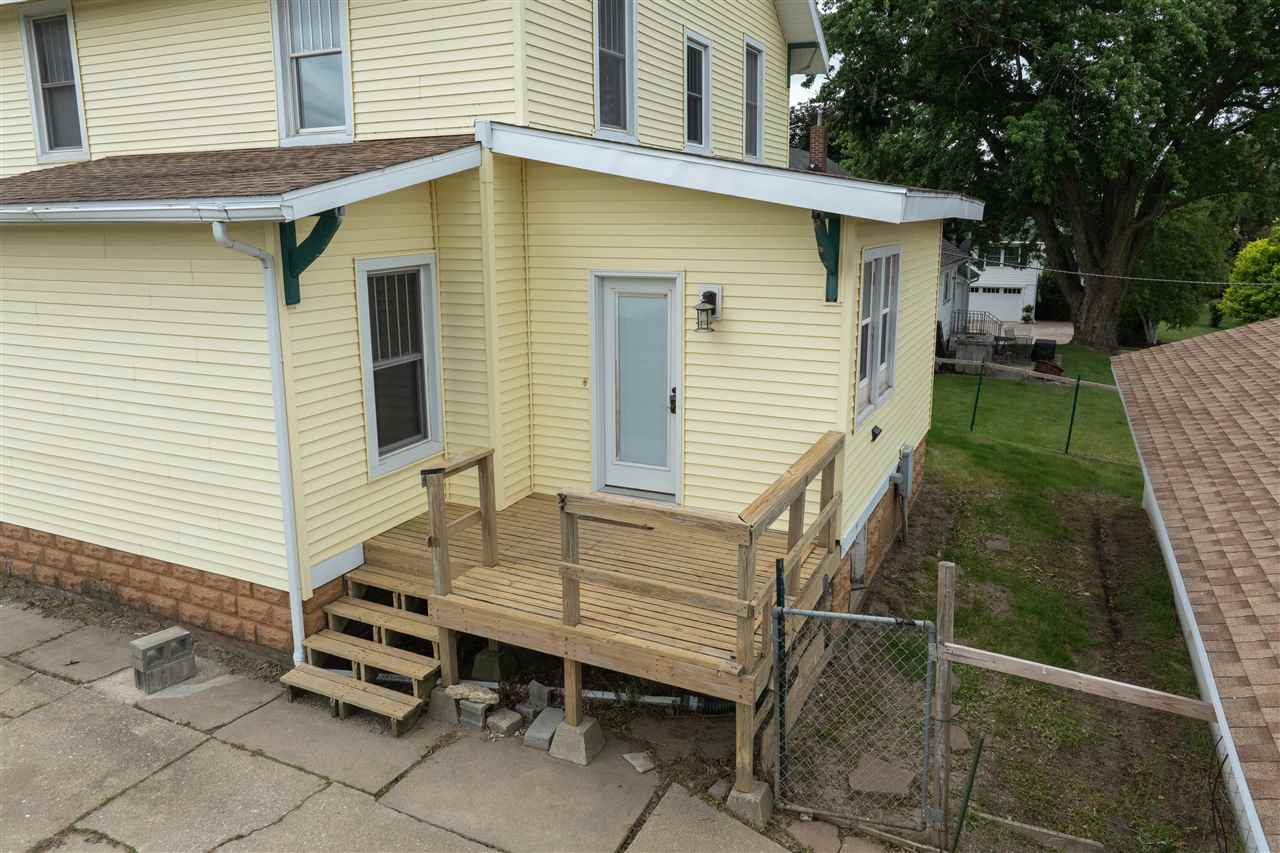 206 4th Street Victor IA 52347