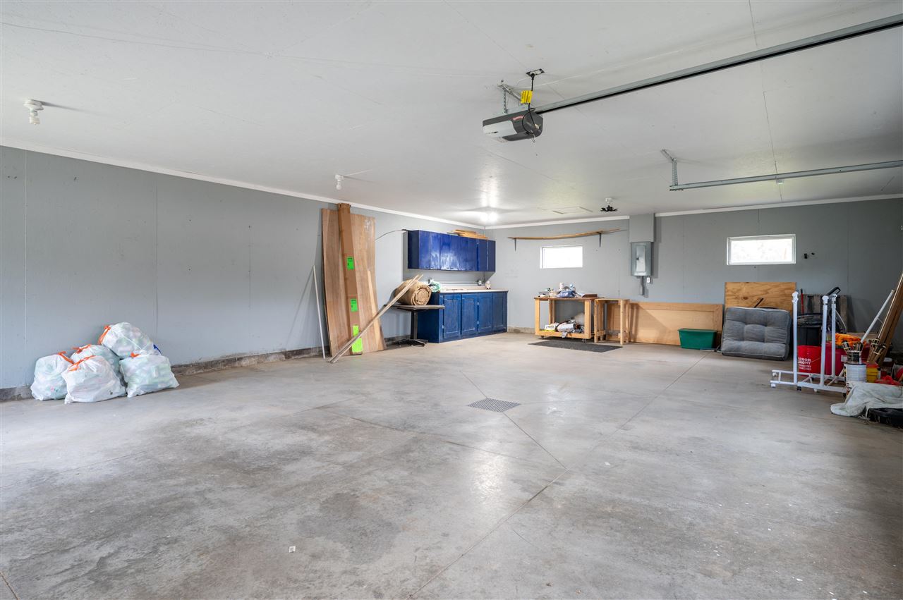 206 4th Street Victor IA 52347