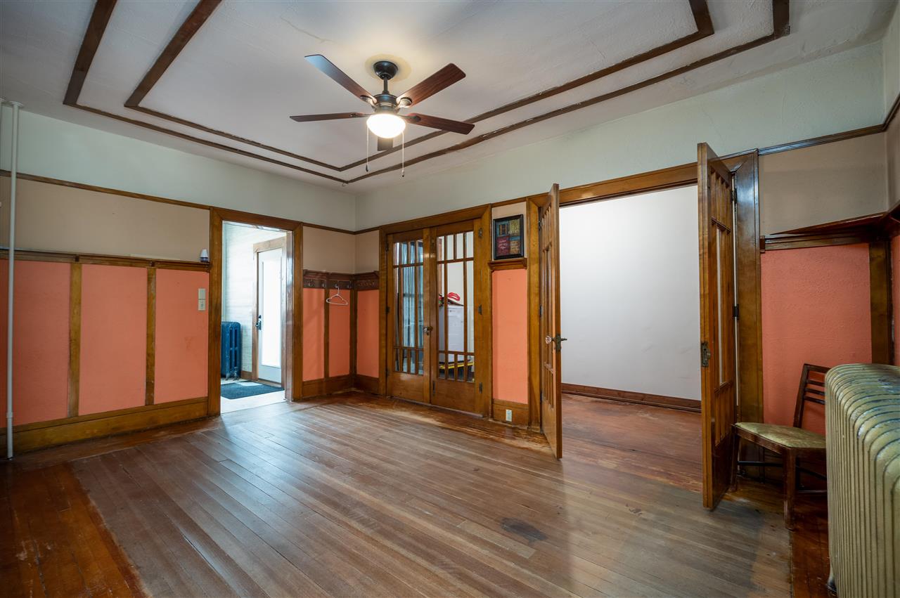 206 4th Street Victor IA 52347