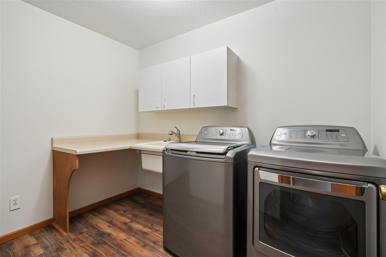 460 West B Avenue Walford IA 52351