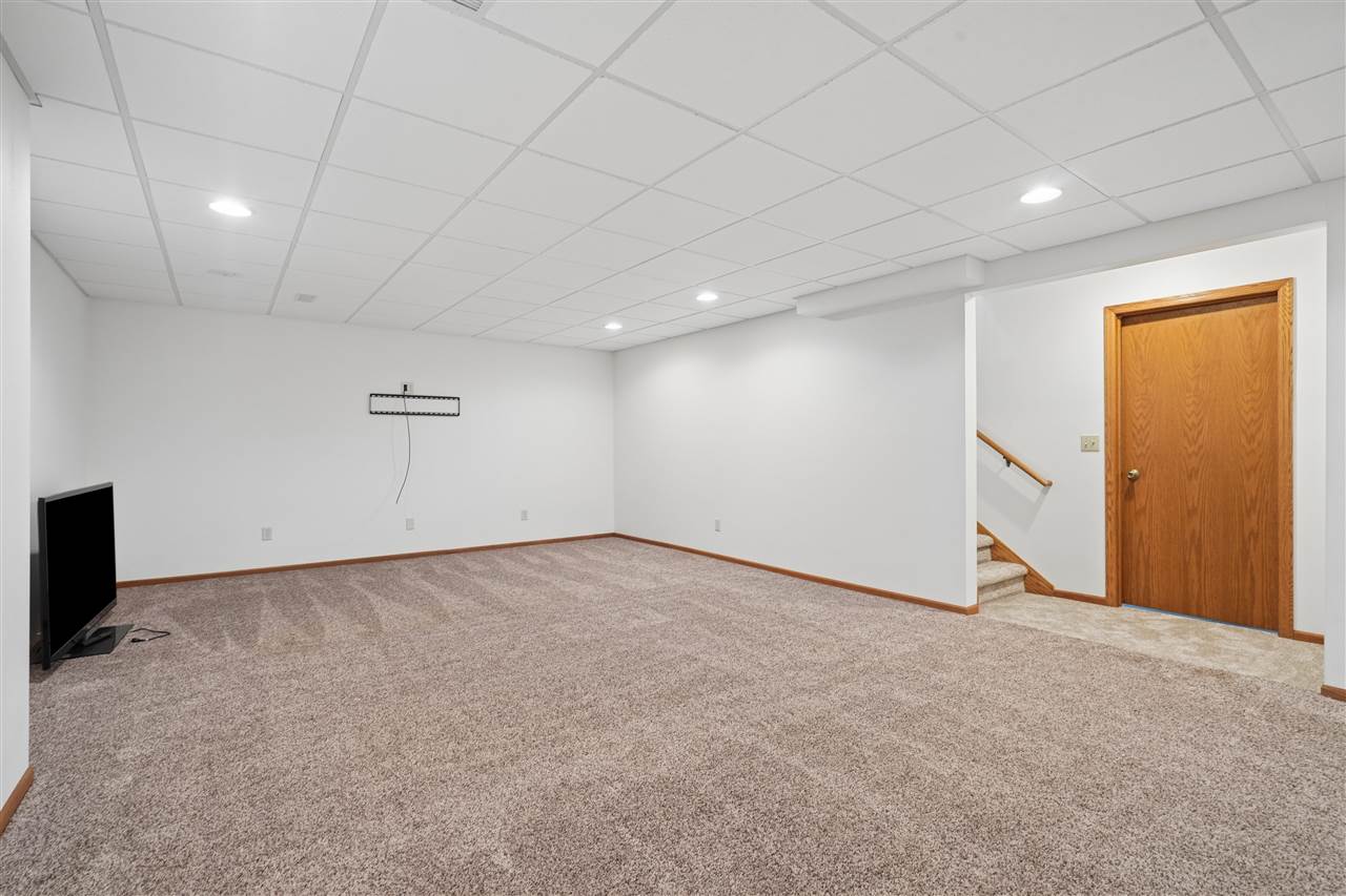 460 West B Avenue Walford IA 52351