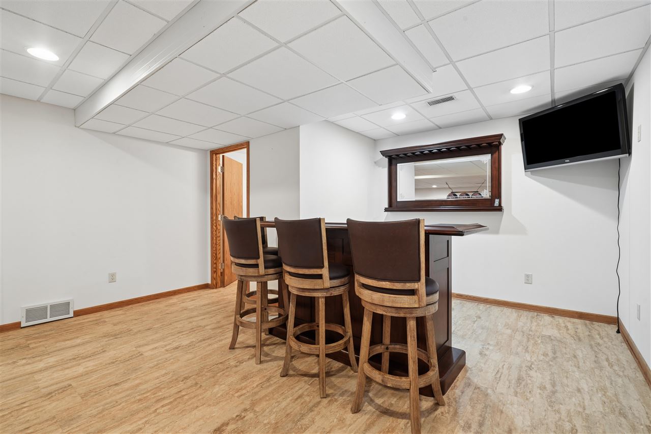 460 West B Avenue Walford IA 52351