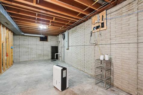 460 West B Avenue Walford IA 52351