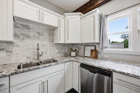 2112 F Street Iowa City IA 52245