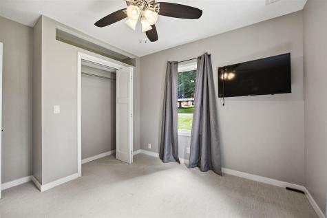 2112 F Street Iowa City IA 52245