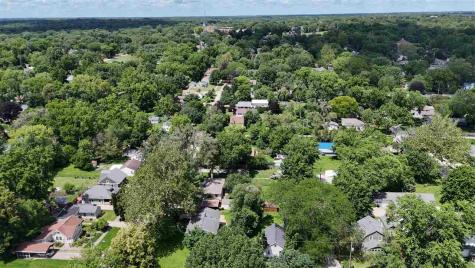 2112 F Street Iowa City IA 52245