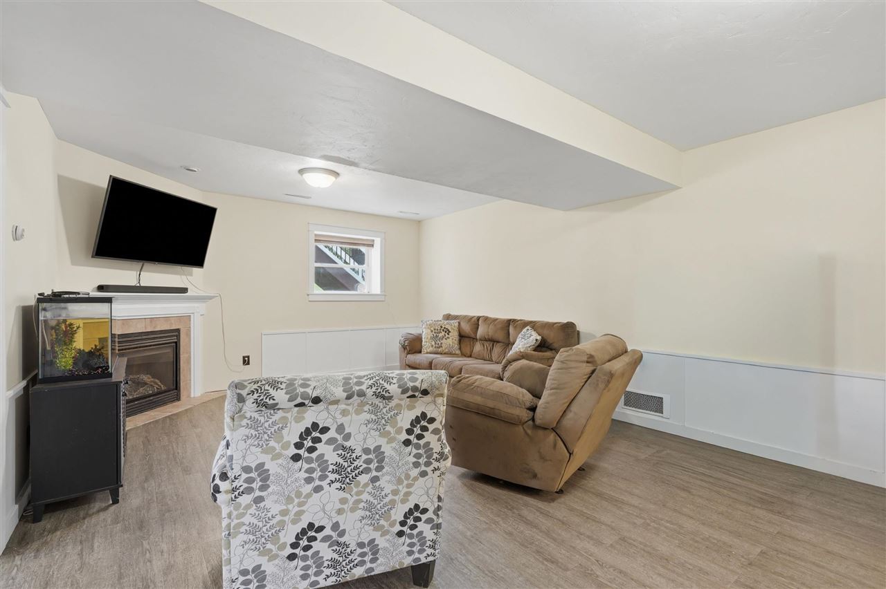 801 Hampton Drive Williamsburg IA 52361