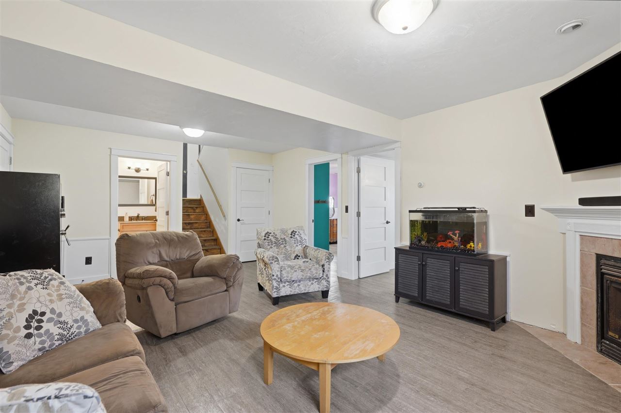 801 Hampton Drive Williamsburg IA 52361