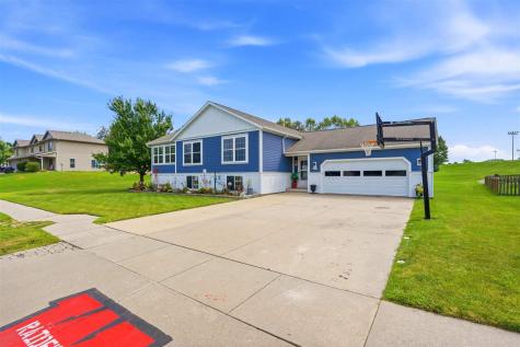 801 Hampton Drive Williamsburg IA 52361