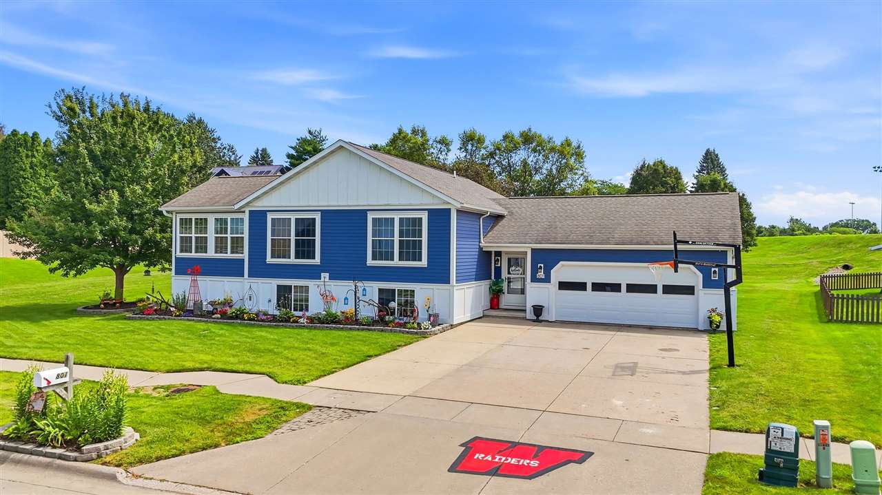 801 Hampton Drive Williamsburg IA 52361