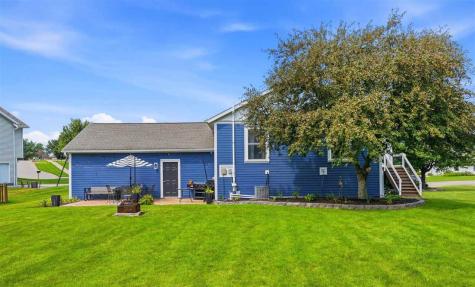 801 Hampton Drive Williamsburg IA 52361