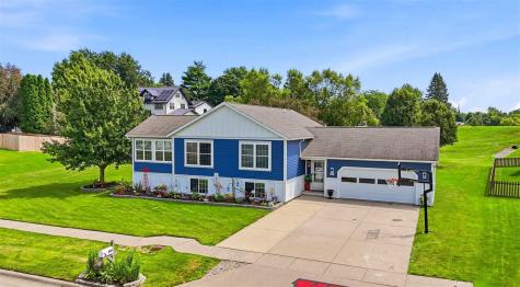 801 Hampton Drive Williamsburg IA 52361