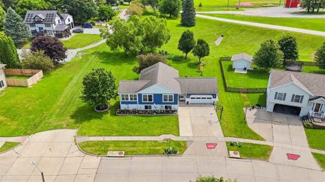 801 Hampton Drive Williamsburg IA 52361