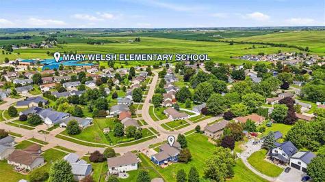 801 Hampton Drive Williamsburg IA 52361