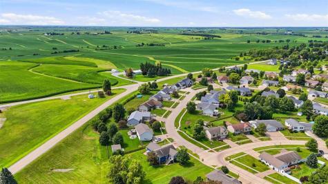 801 Hampton Drive Williamsburg IA 52361